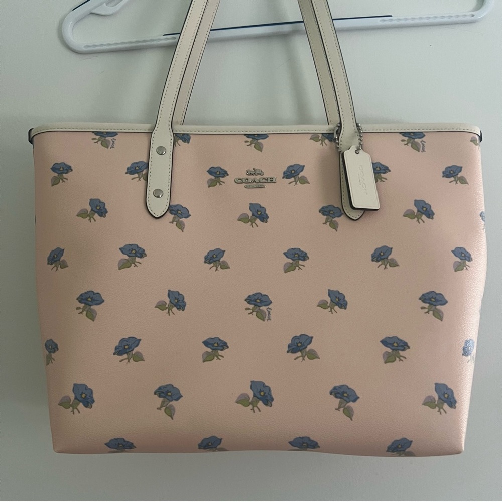 NWOT Coach Disney tote